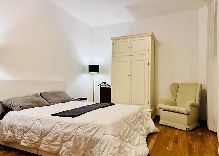 Apartment Into The Arc, Palace Of The Ambassadors, Coppede *