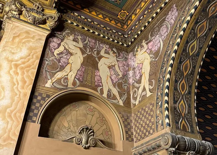 Into The Arc, Palace Of The Ambassadors, Coppede Apartment *